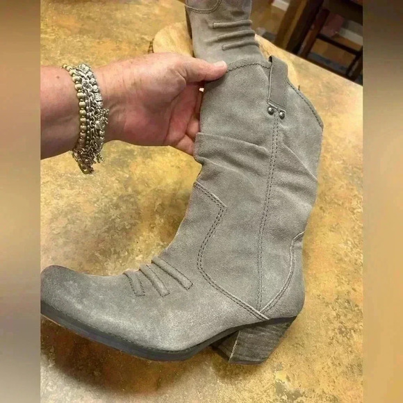 BCBG Holland Gray Distressed Suede Western Boots - Picture 12 of 15